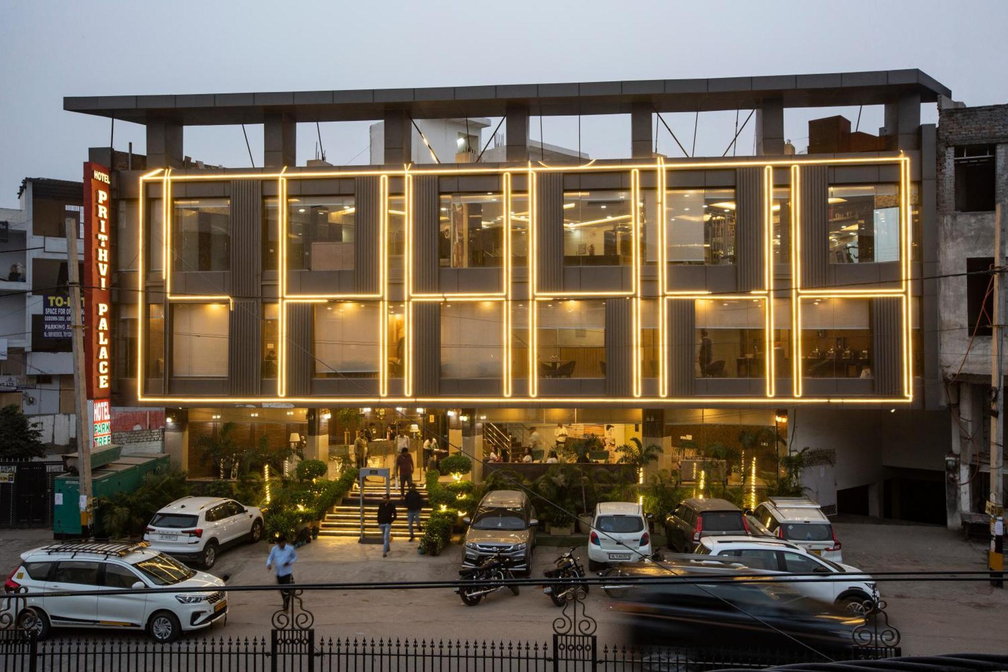 Hotel Prithvi-Raj Near Delhi Airport New Delhi Bagian luar foto