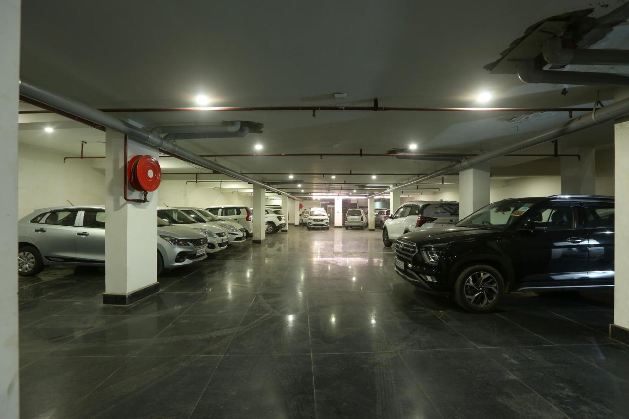 Hotel Prithvi-Raj Near Delhi Airport New Delhi Bagian luar foto