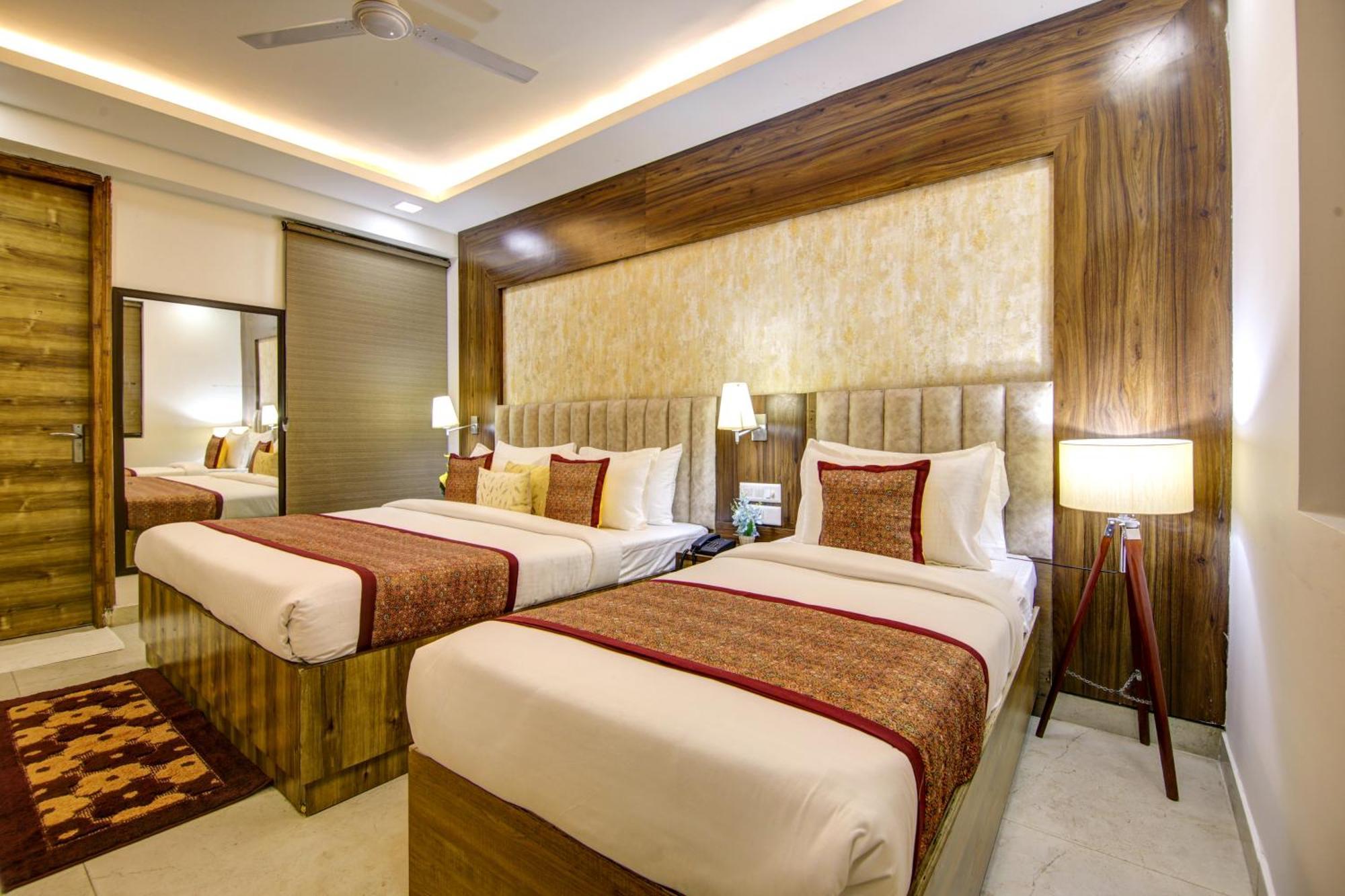 Hotel Prithvi-Raj Near Delhi Airport New Delhi Bagian luar foto