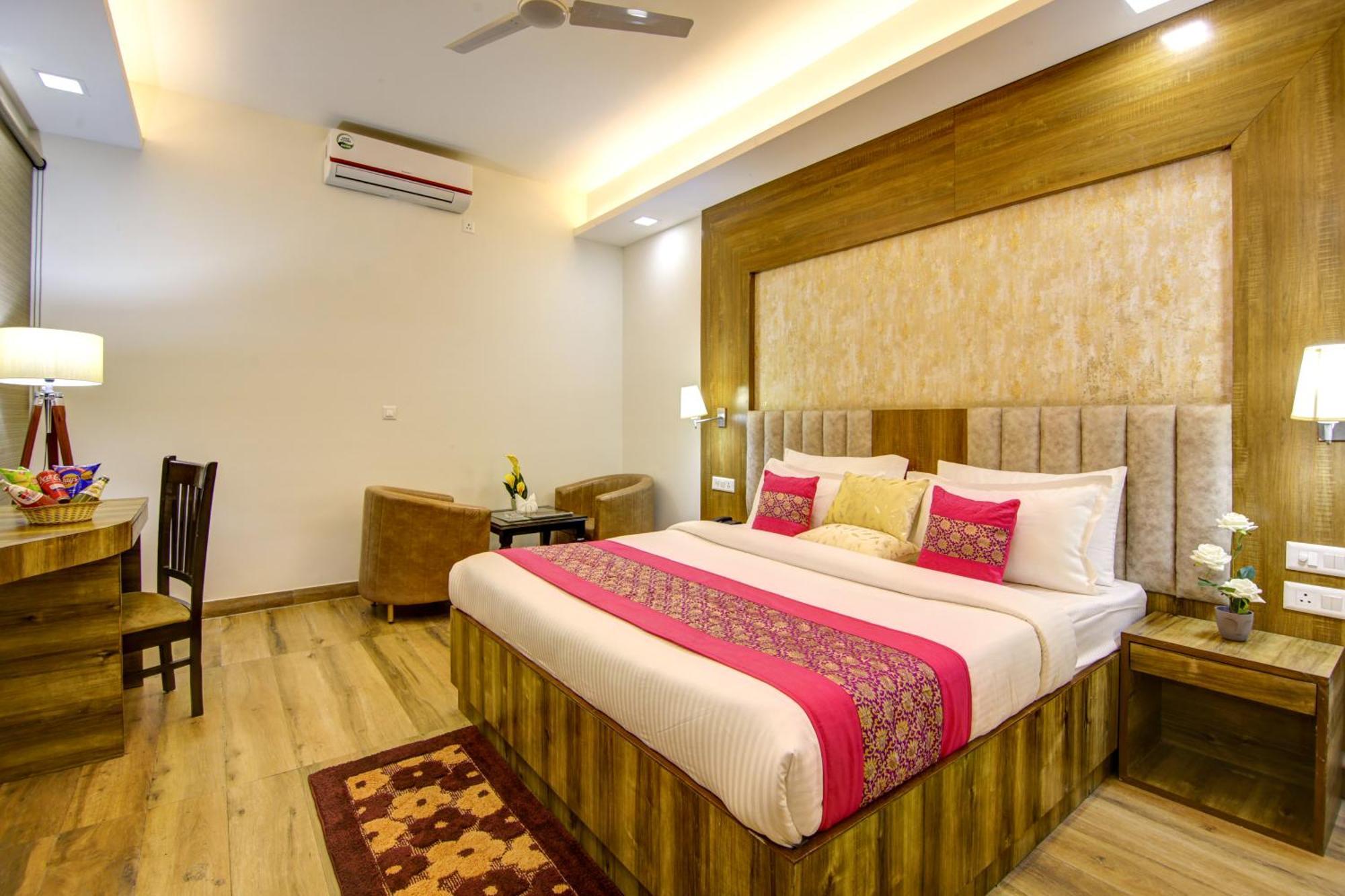 Hotel Prithvi-Raj Near Delhi Airport New Delhi Bagian luar foto