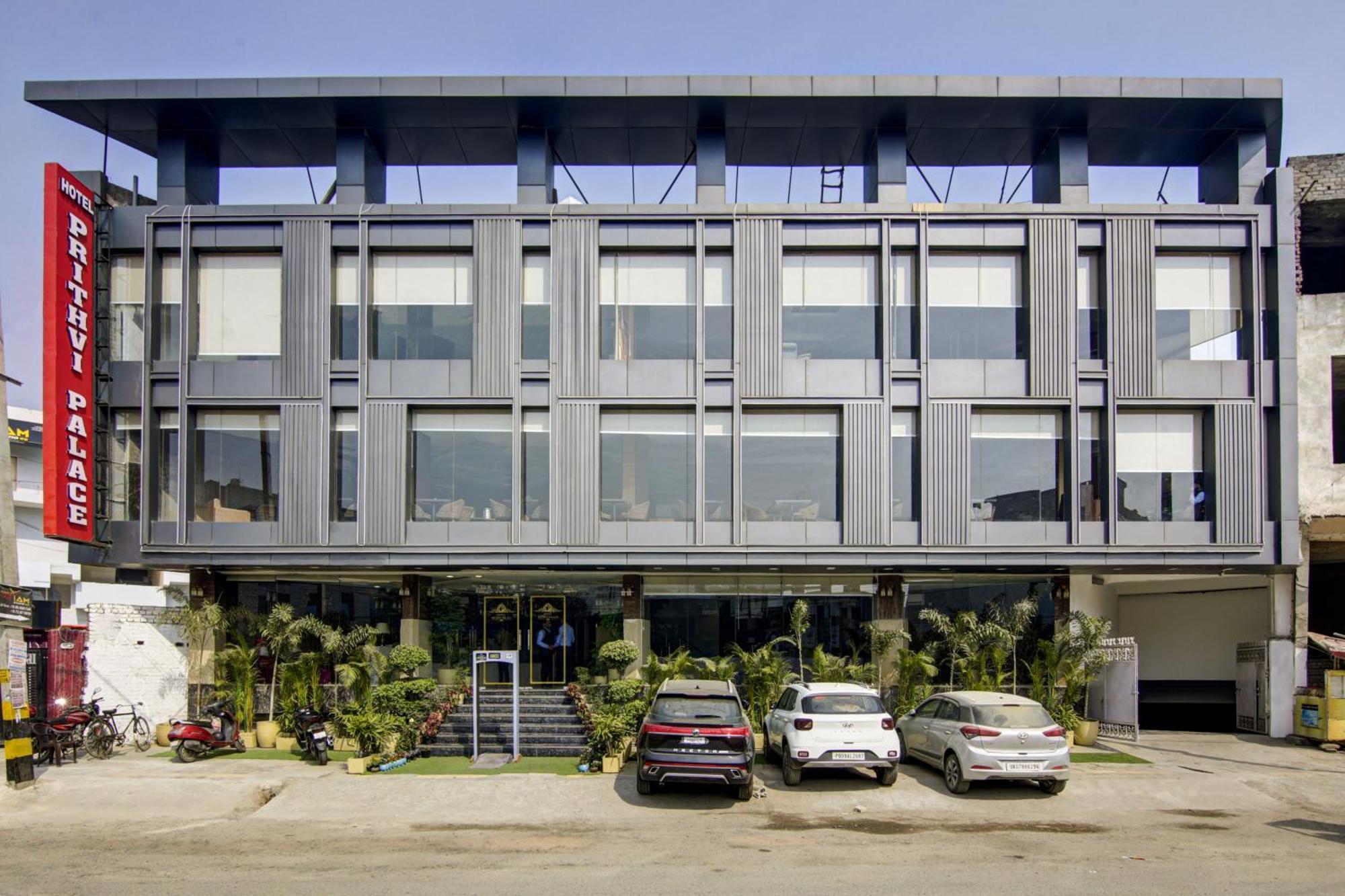 Hotel Prithvi-Raj Near Delhi Airport New Delhi Bagian luar foto