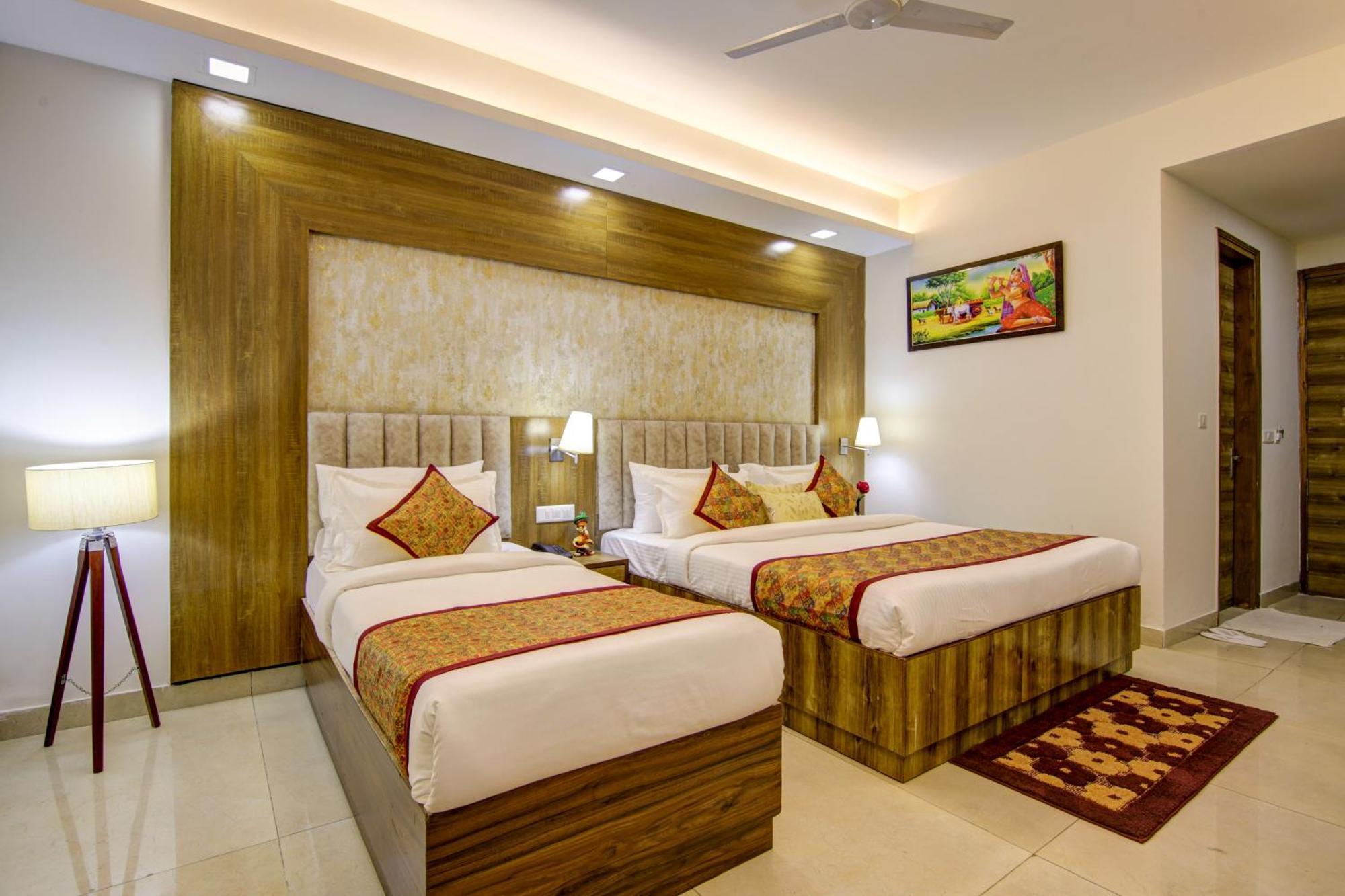 Hotel Prithvi-Raj Near Delhi Airport New Delhi Bagian luar foto