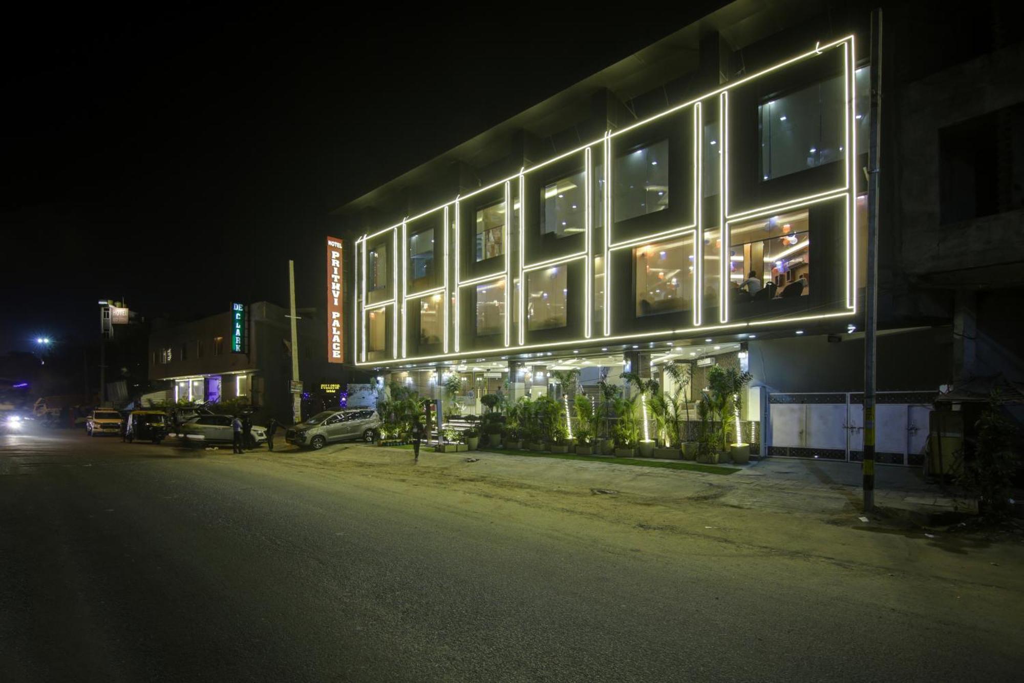 Hotel Prithvi-Raj Near Delhi Airport New Delhi Bagian luar foto