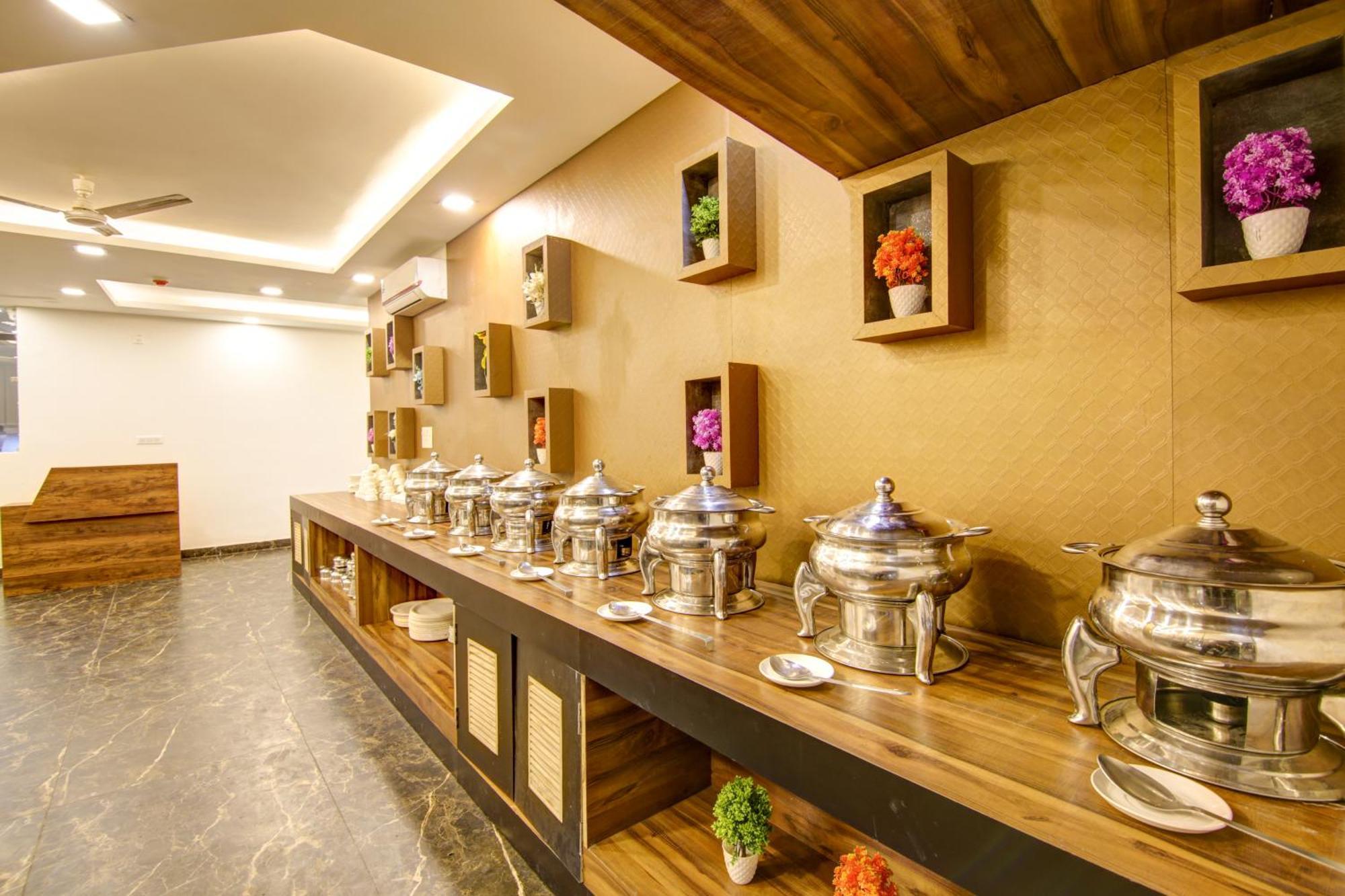 Hotel Prithvi-Raj Near Delhi Airport New Delhi Bagian luar foto