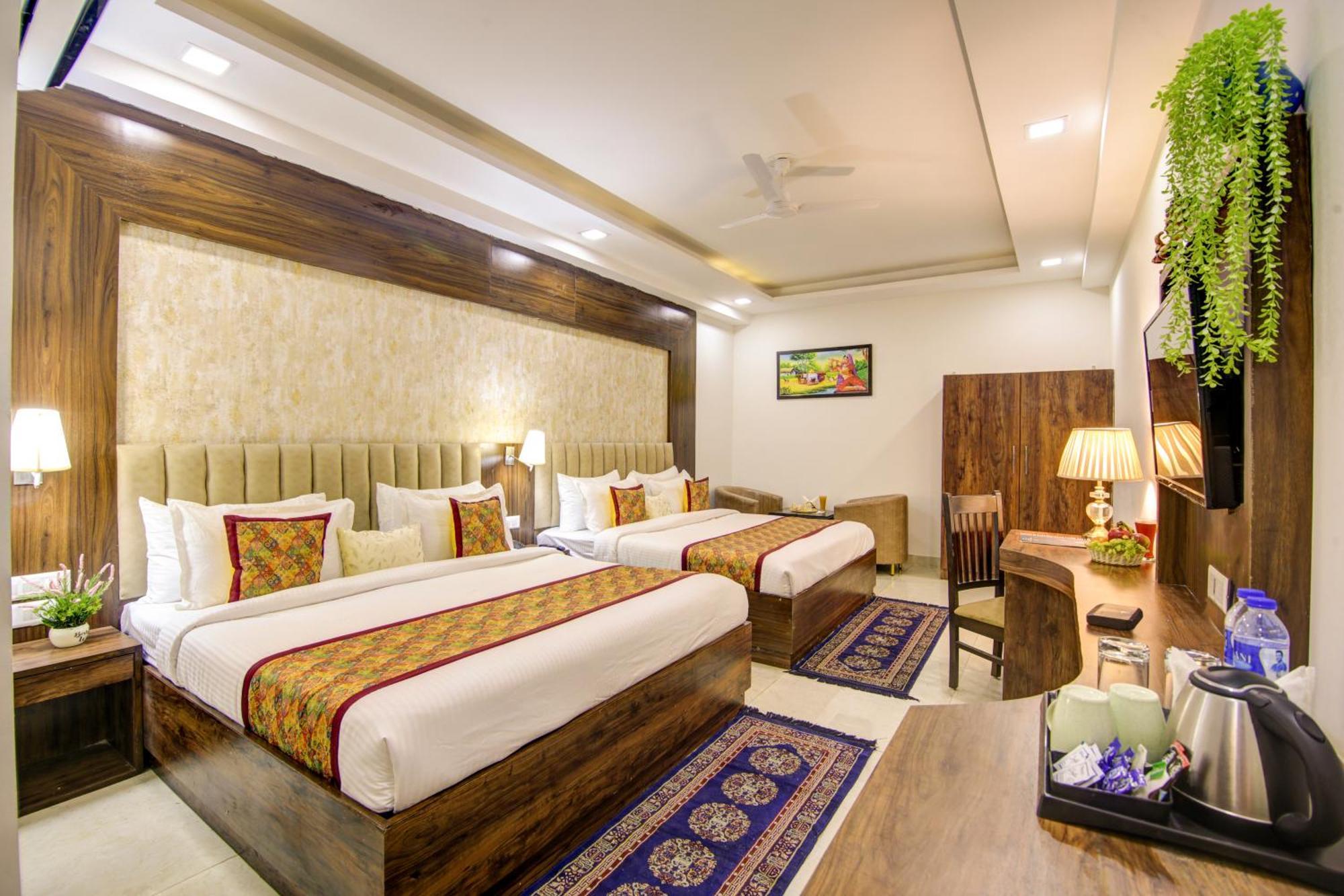 Hotel Prithvi-Raj Near Delhi Airport New Delhi Bagian luar foto