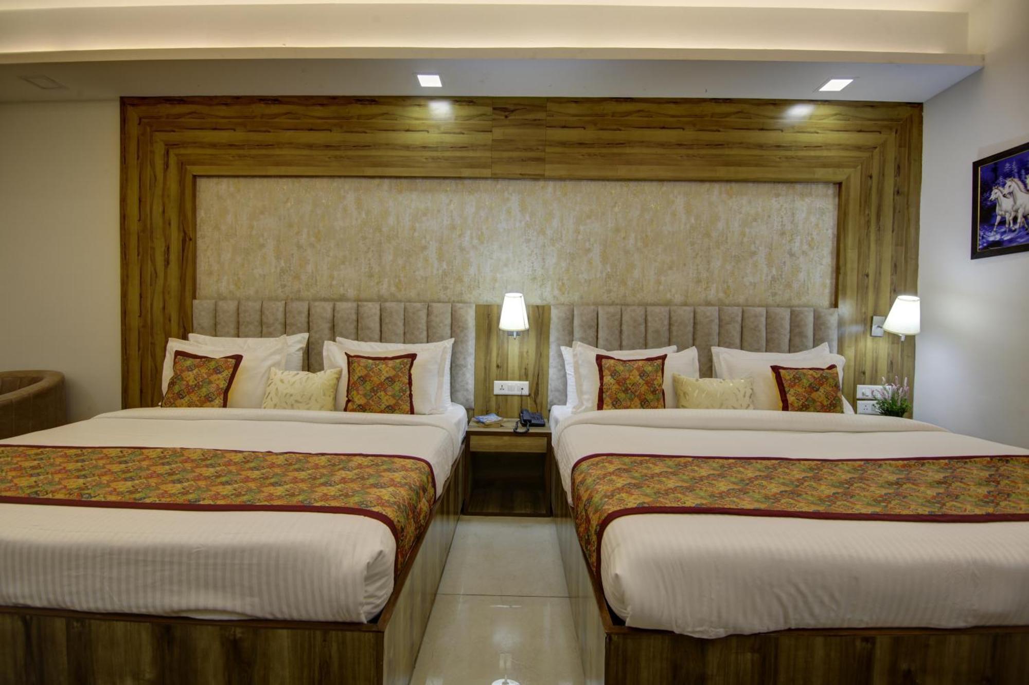 Hotel Prithvi-Raj Near Delhi Airport New Delhi Bagian luar foto